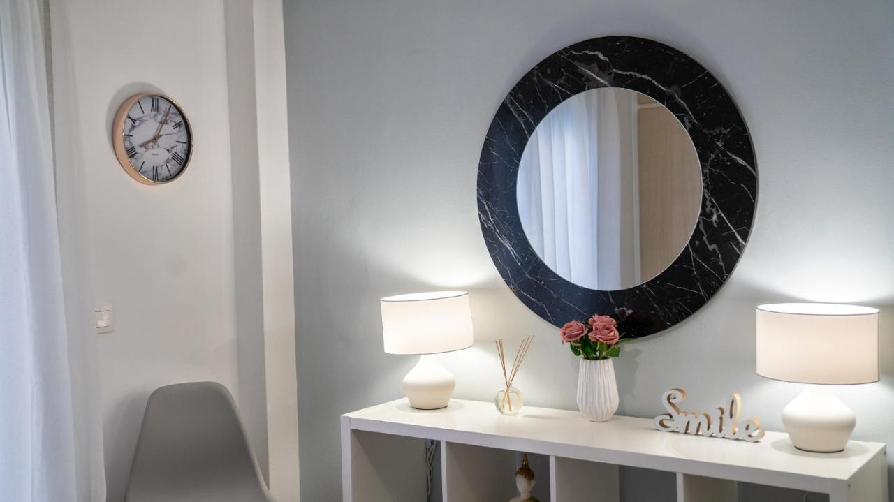 Lux Apartment Near Acropolis! In The Heart Of Athena Bagian luar foto